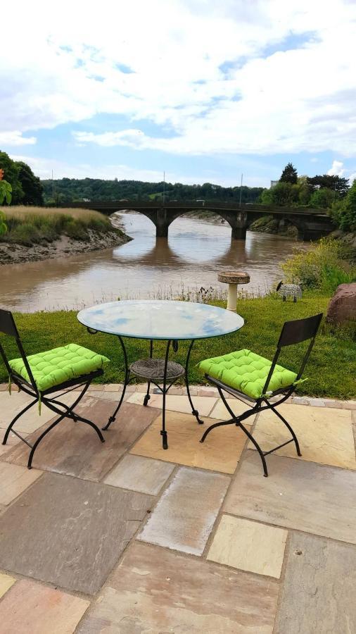 Quaint Little Guest Suite With Private Parking Newport  Eksteriør bilde