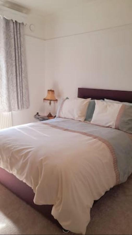 Quaint Little Guest Suite With Private Parking Newport  Eksteriør bilde